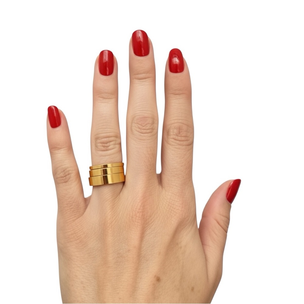 NWT Stacking Elegant Gold Band Ring Trio Size 7